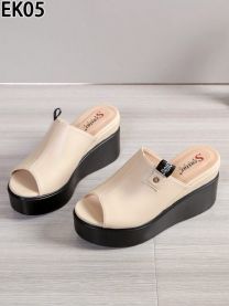 Klapki na koturnie (36-41/12P)