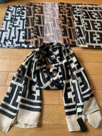 Szaliki damskie (uniwersalny/12szt)