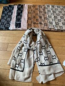 Szaliki damskie (uniwersalny/12szt)