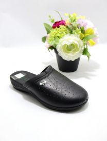 Klapki zakryte palce damskie (36-40/12P)