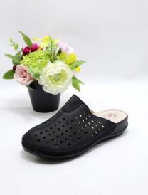 Klapki zakryte palce damskie (36-42/12P)