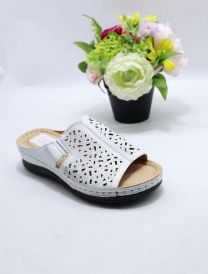 Klapki na koturnie  (36-41/12P)