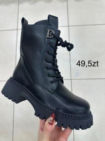 Botki na płaskim  (36-41/12P)