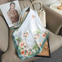 Chusta Damska (70x70/12szt)