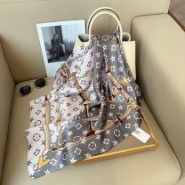 Chusta Damska (70x70/12szt)