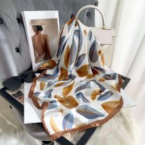 Chusta Damska (70x70/12szt)