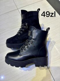 Botki na płaskim  (36-41/12P)