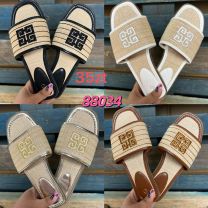 Klapki na płaskim (36-41/12P)