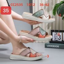 Klapki na koturnie  (36-42/12P)