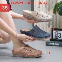 Klapki zakryte palce damskie (36-42/12P)